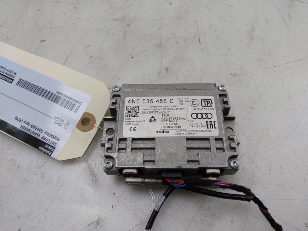 ANTENNE VERSTERKER Porsche Taycan (Y1A) (|4N0035456D|), Gebruikt, Porsche Deutschland GmbH, Porscheplatz 1
70435  Stuttgart, DE
