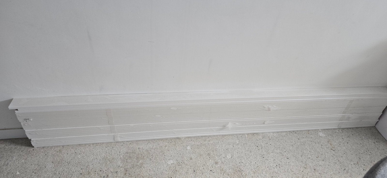 Lot NEUF : 20 plinthes blanches MDF (48m) 240x7,5x1,5 cm, Enlèvement