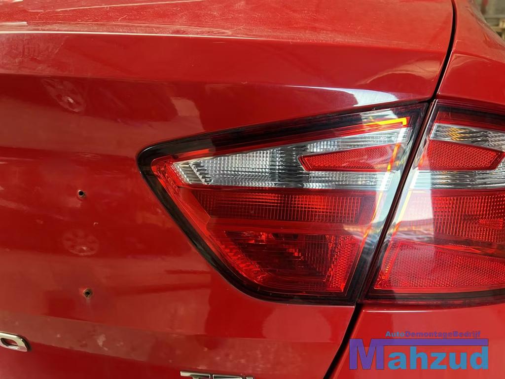 SEAT TOLEDO 4 rechts binnen achterlicht 2012-2019, Autovia A-2, Km 585 585
08760  Martorell, ES, SEAT S.A., Utilisé, Customercare@seat.es