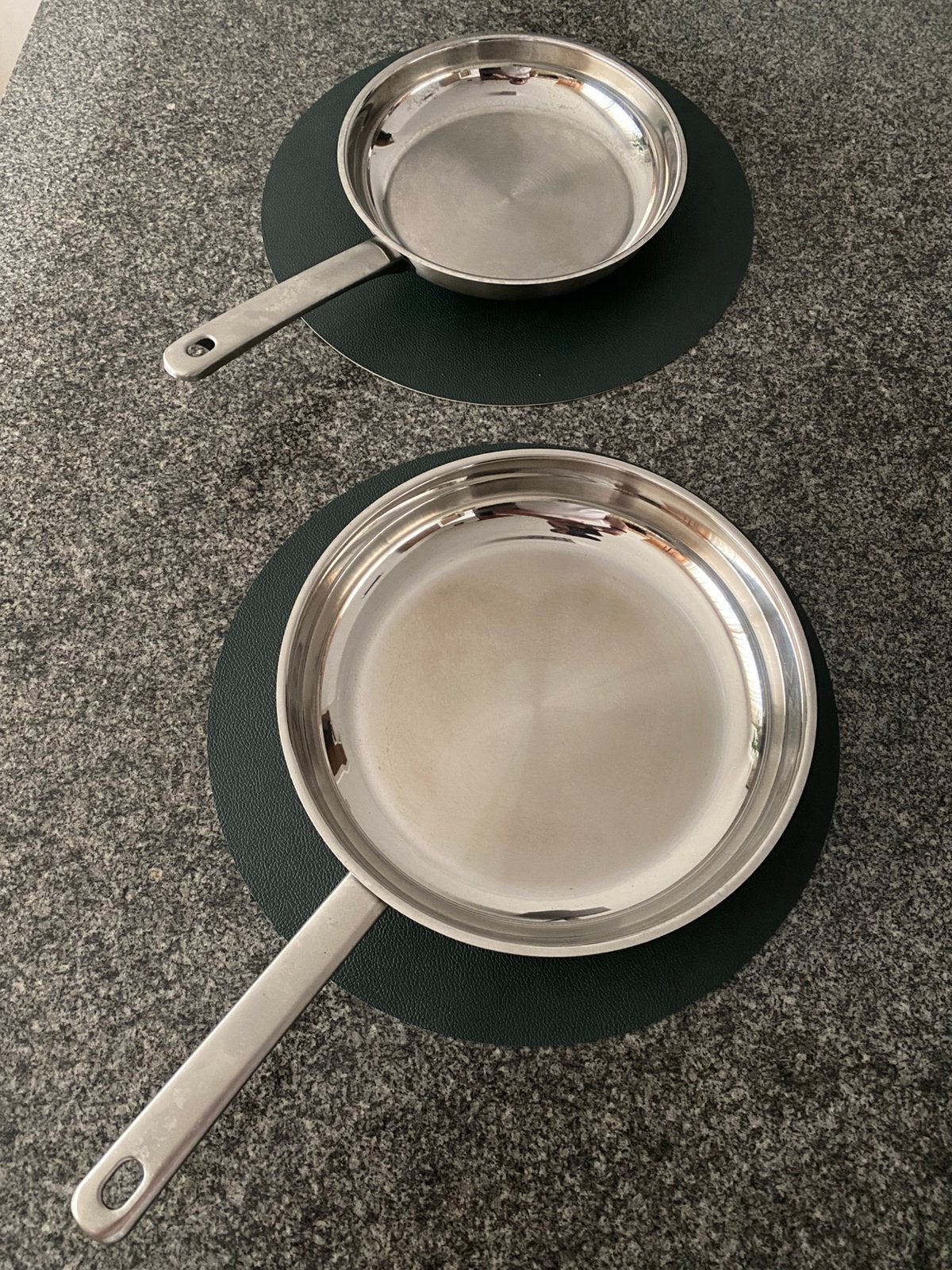 2 stuks, Huis en Inrichting, Keuken | Potten en Pannen, Ophalen of Verzenden, Gebruikt, Braadpan