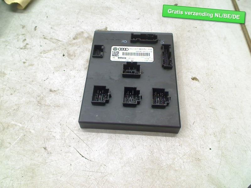 BOORDNETREGELAPPARAAT Q5 (8RB) (8K0907063DJ|8K0907063DJ), Robert Bosch AG, Audi, Utilisé, Robert-Bosch-Allee 1
74232  Abstatt, DE