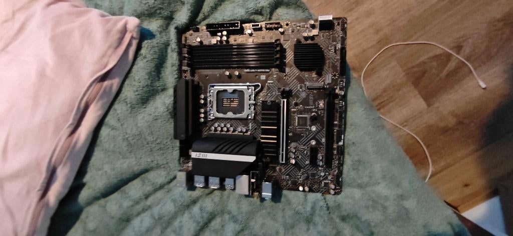 MSI PRO B660M-A pro DDR4, Computers en Software, Moederborden, Ophalen, Gebruikt, DDR4, Micro-ATX