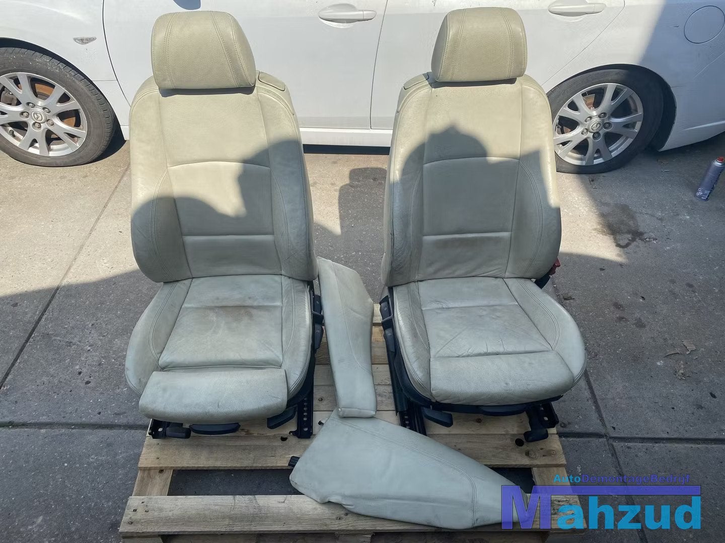 BMW 1 serie E81 compleet leer leder interieur 3 deurs, Petuelring 130
80788  Munich, DE, Info@bmw.de, Utilisé, BMW