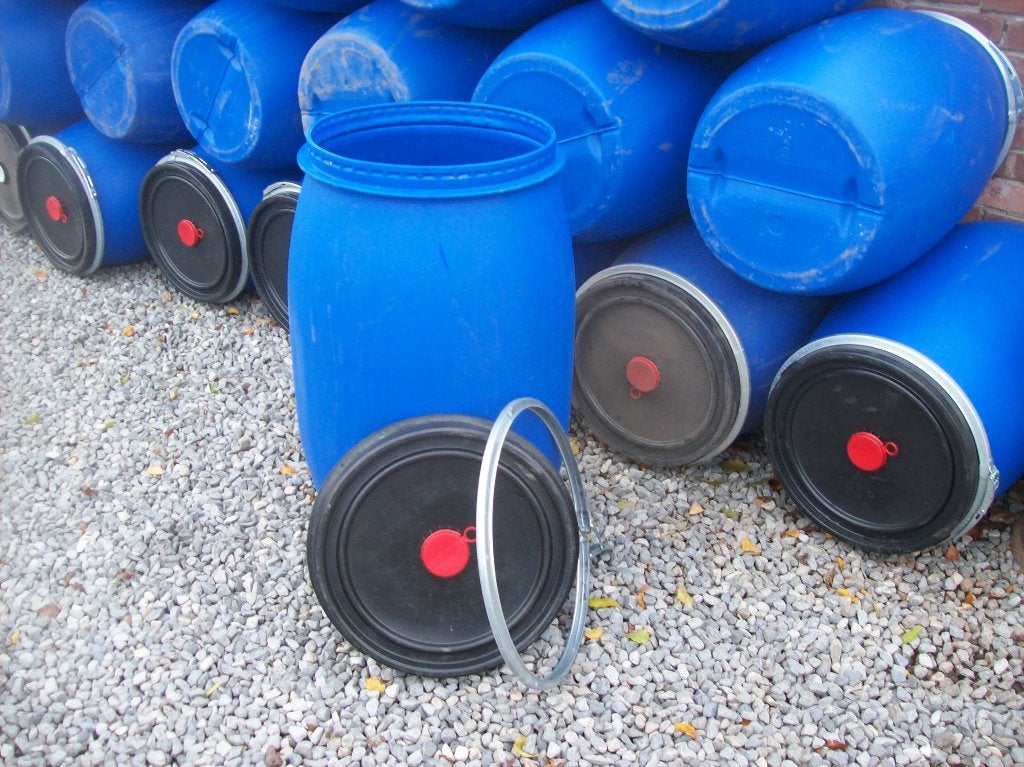 blauwe vaten / tonnen 150l met deksel en spanklem, 150 liter of meer, Ophalen, Zo goed als nieuw, Kunststof
