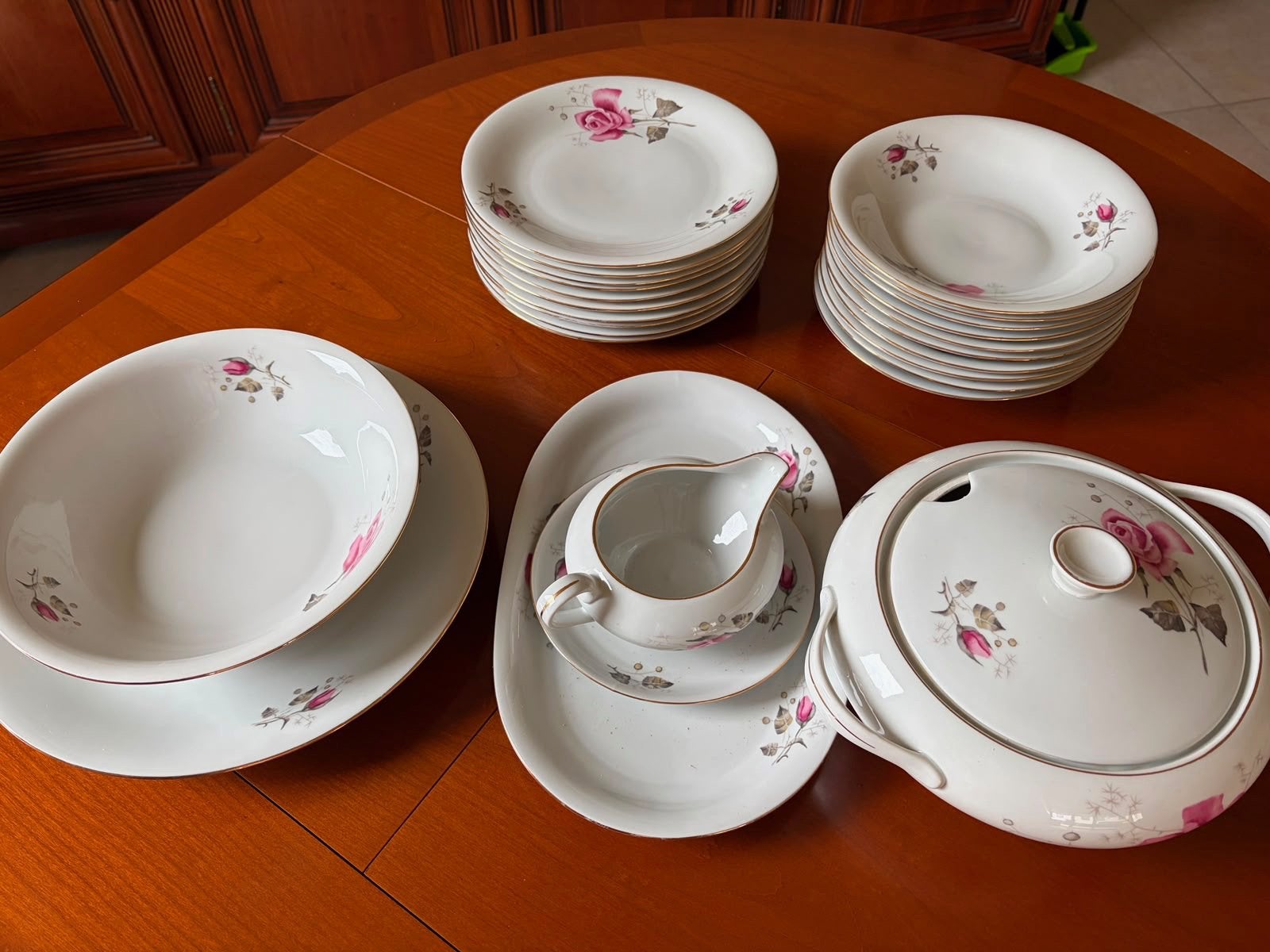 Eetservies met roos, Ophalen