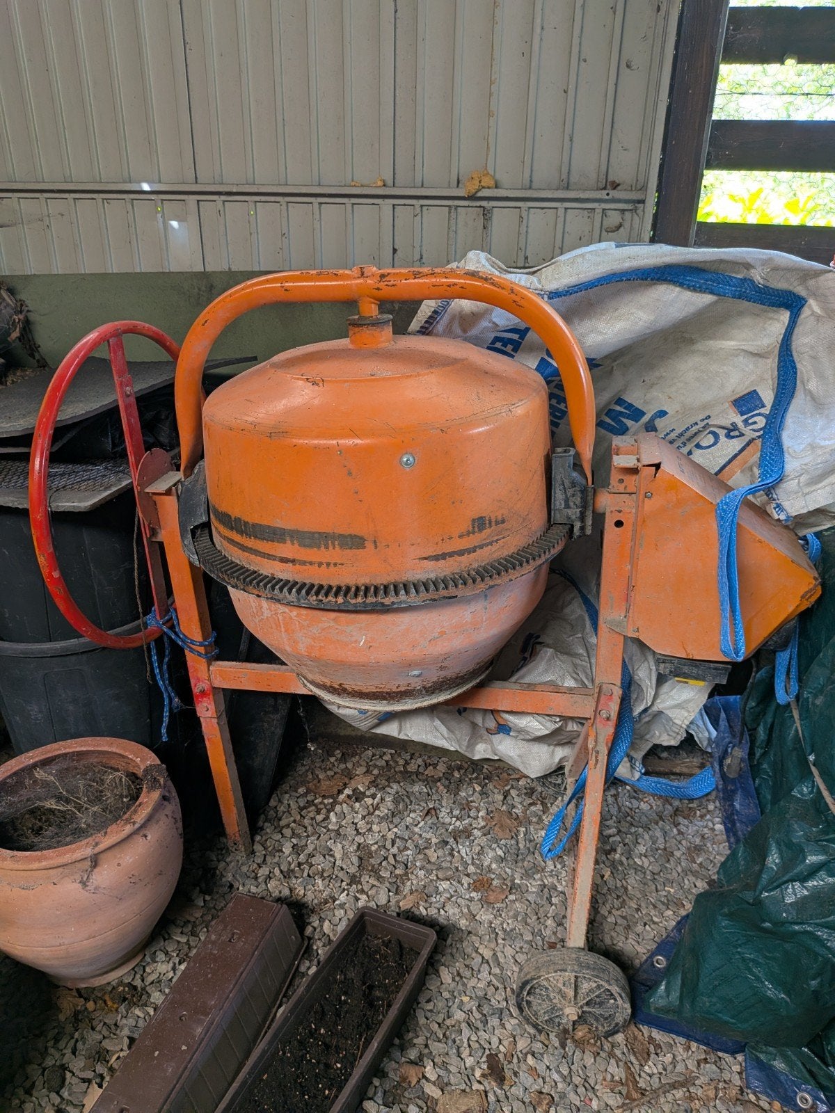 elektrische betonmixer van 134 liter, Ophalen