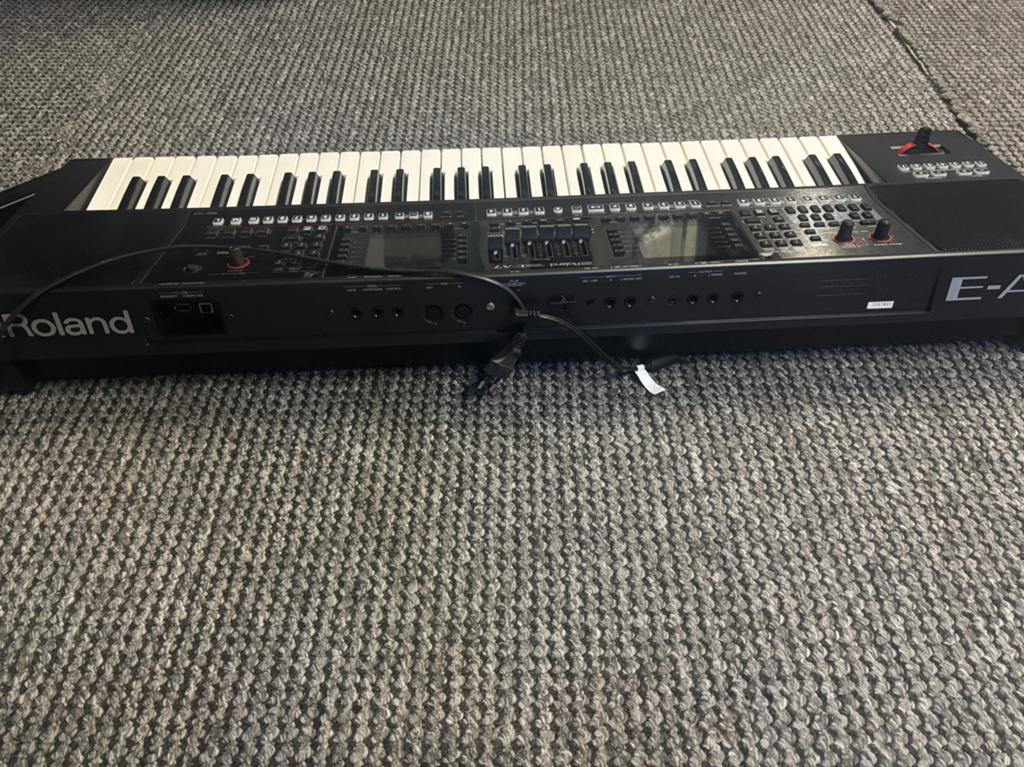 Roland E-A7, Muziek en Instrumenten, Midi-apparatuur, Ophalen, Zo goed als nieuw