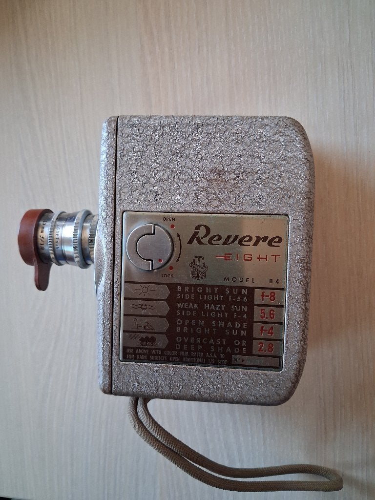 Revere eight filmcamera, Ophalen, 1940 tot 1960, Filmcamera