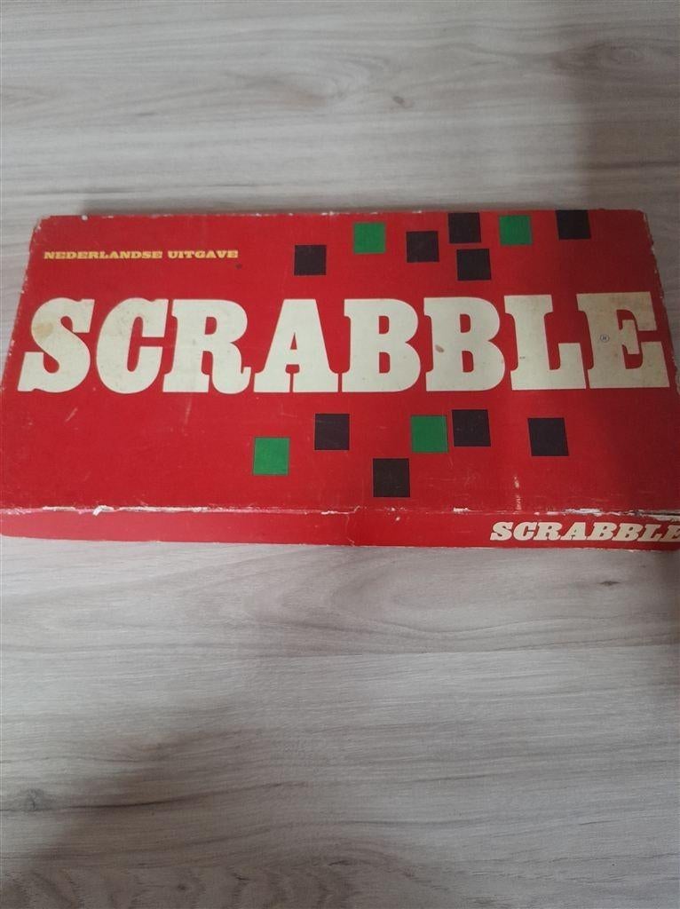 scrabble rode doos houten letters - s4379, Hobby en Vrije tijd, Gezelschapsspellen | Bordspellen, Zo goed als nieuw, Verzenden