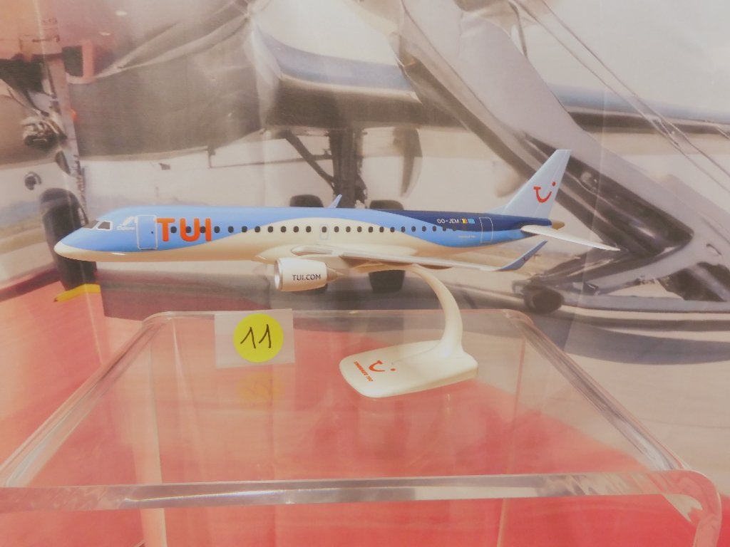 Tui E190, Verzamelen, Luchtvaart en Vliegtuigspotten, Verzenden, Zo goed als nieuw, Schaalmodel