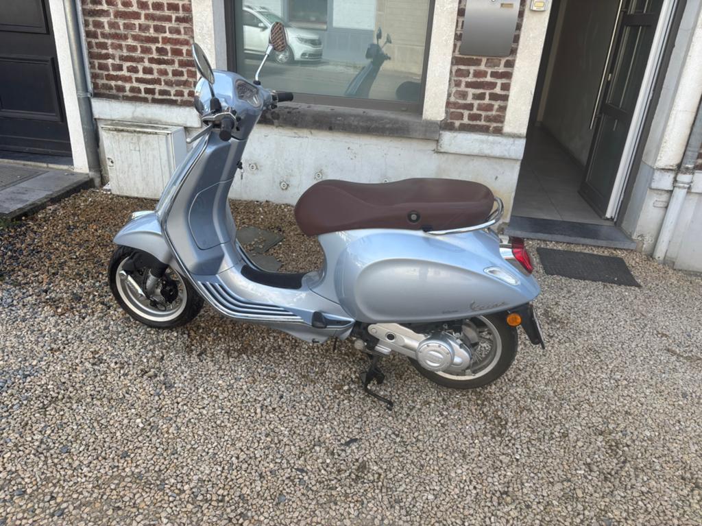 Vespa toute nouvelle, Vélos & Vélomoteurs, Enlèvement ou Envoi, Comme neuf