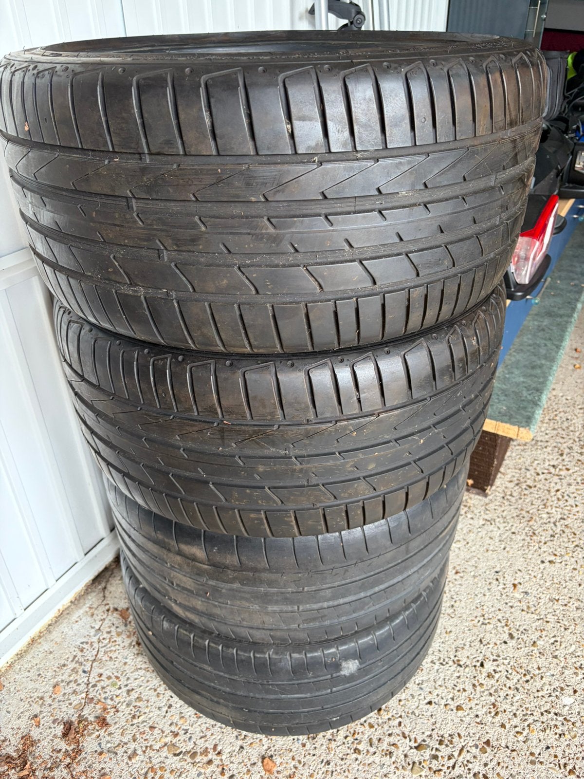 Michelin autobanden 2 stuks en Hankook 2 stuks, Enlèvement, Utilisé
