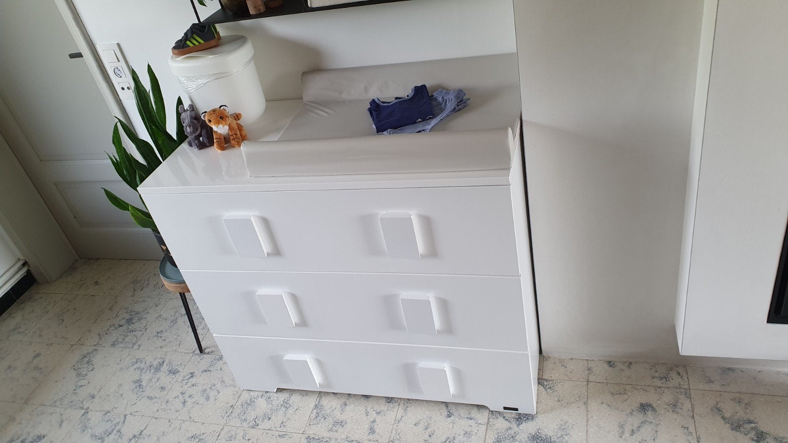 Belle table/commode d'allaitement, Comme neuf, 50 à 70 cm, 100 cm ou plus, Commode