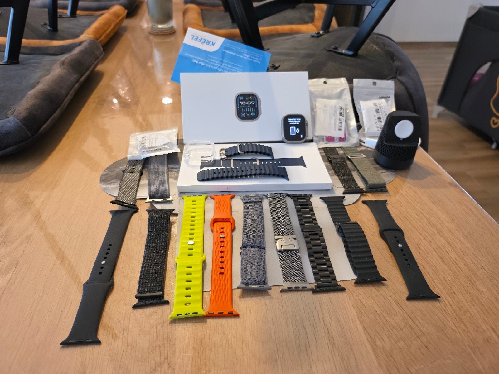 Apple Watch Ultra 2 Titanium + set van 14 bandjes en toegang, Ophalen of Verzenden, Conditie, Zo goed als nieuw, IOS