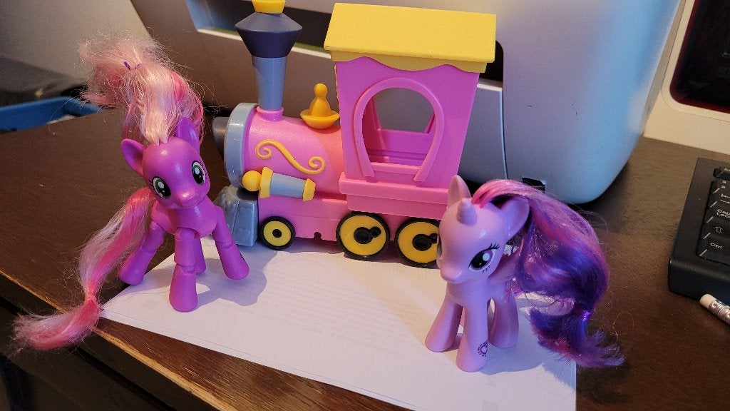 locomotive My Little Pony + 2 Ponys, Enlèvement ou Envoi, Utilisé