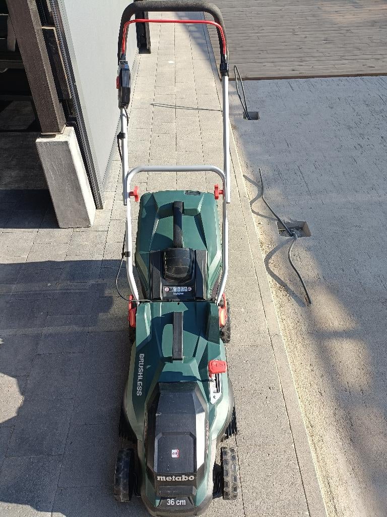 METABO grasmachine en Accu-struik- en grasschaar + Steel, Tuin en Terras, Ophalen, Cirkelmaaier, Accu-grasmaaier, 30 t/m 39 cm