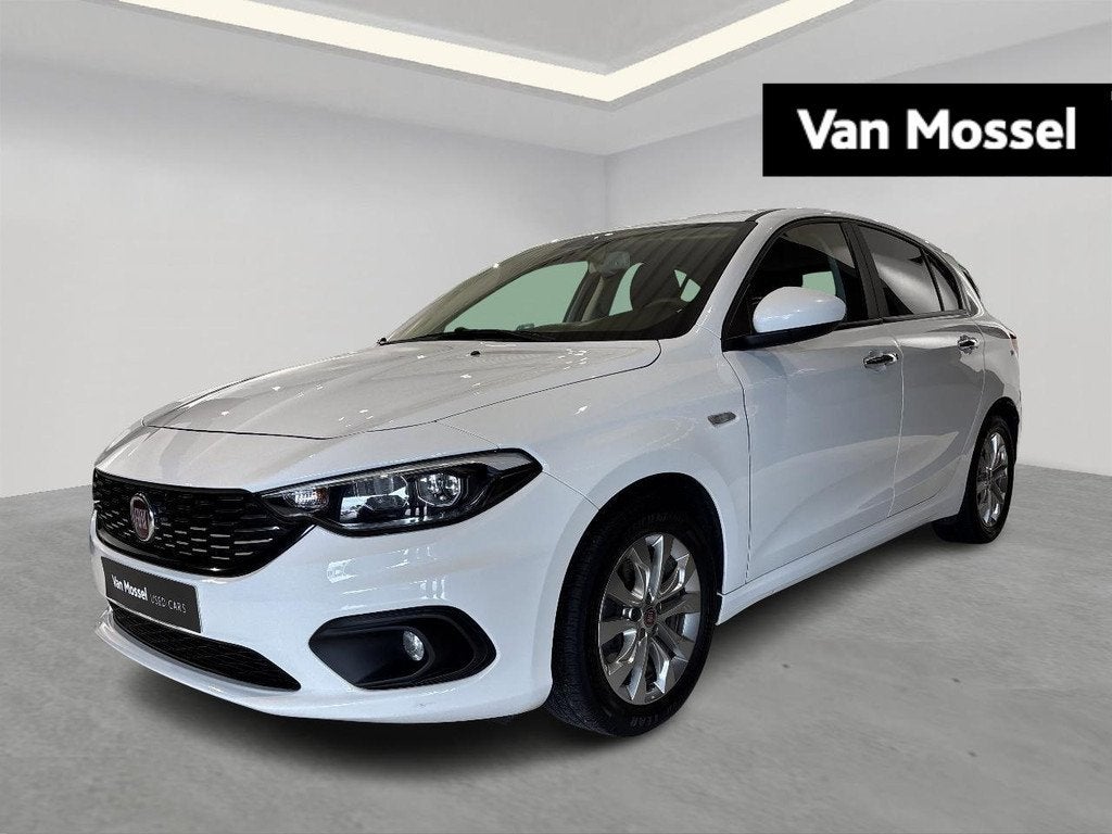 Fiat Tipo 1.4 95 pk Easy, Auto's, Voorwielaandrijving, Stof, Gebruikt, Euro 6