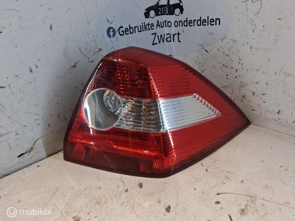 Achterlicht R Renault Megane II ('00-'11) 8200142681, Gebruikt, Renault, Ophalen of Verzenden, Renault