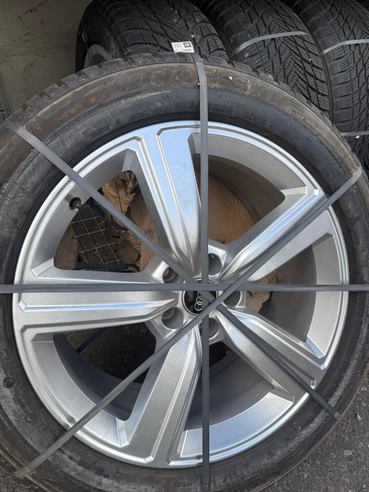 Nouveau kit d'hiver Bridgestone pour Audi Q8 e-tron, Enlèvement, Jante(s)