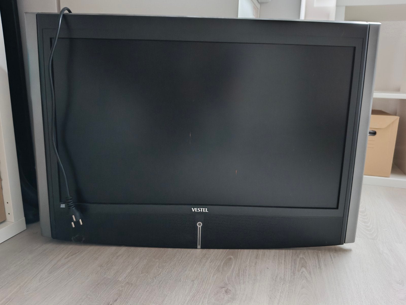 oudere tv maar werkt nog, Ophalen
