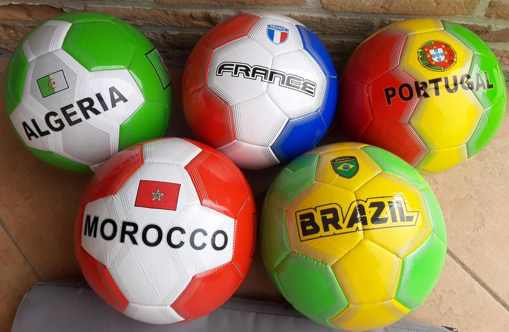 Voetbal ballen nieuw!!!, Ophalen