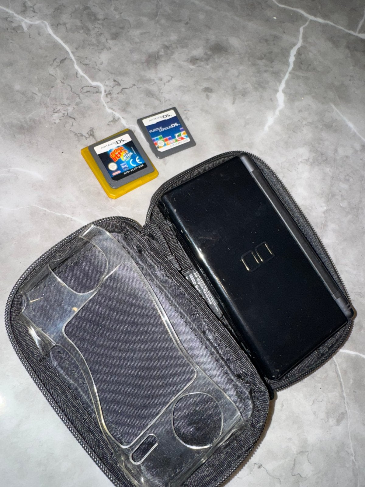 Nintendo DS lite avec deux jeux, Games en Spelcomputers, Games | Nintendo DS, Ophalen, Gebruikt