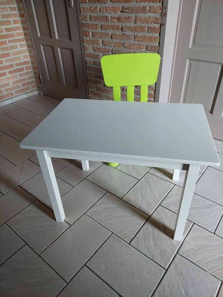 Kindertafel met stoeltje Ikea, Kinderen en Baby's, Kinderkamer | Tafels en Stoelen, Ophalen, Gebruikt, Tafel(s) en Stoel(en)