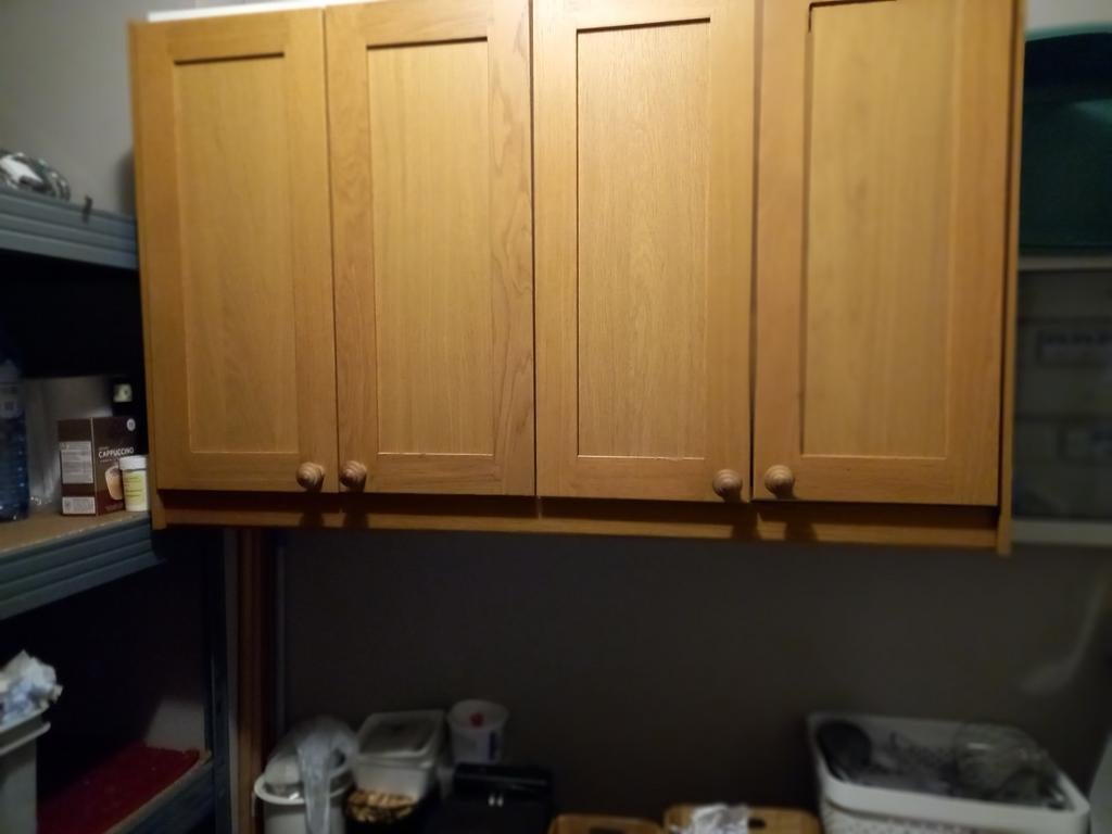 Opbergkast om op te hangen, Ophalen