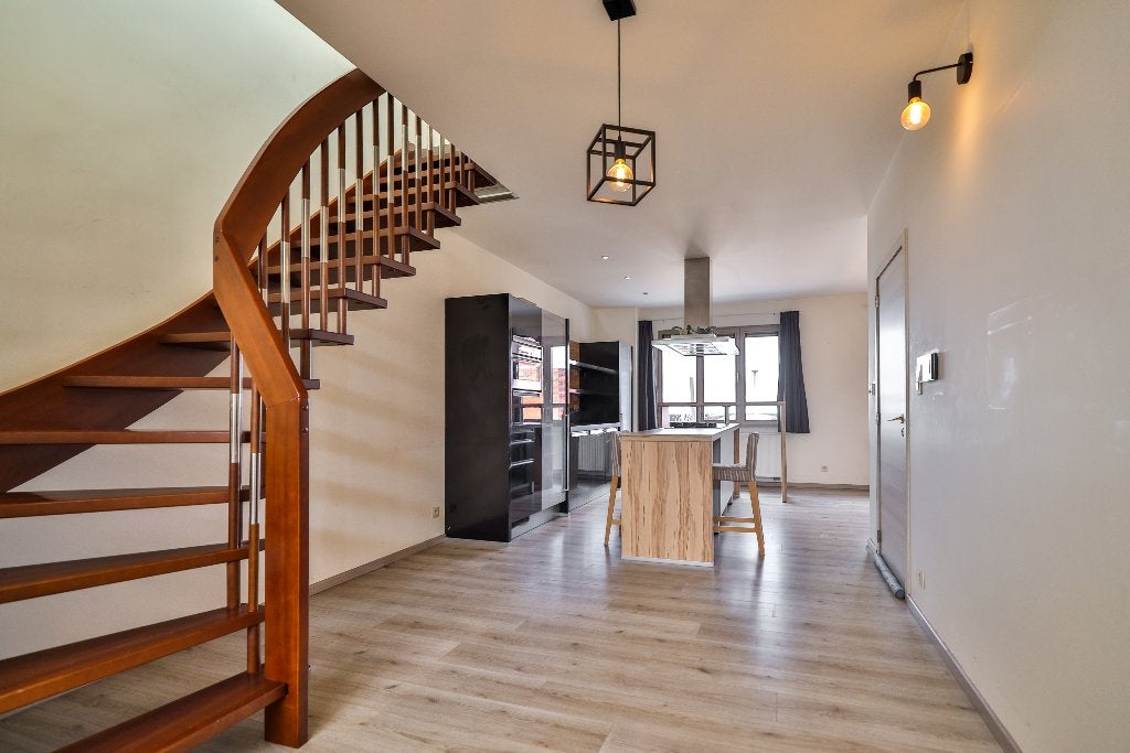 Instapklaar duplexappartement met 2 slaapkamers en terras, Immo, Wilrijk, 38 UC, Tot 200 m², 2 kamers