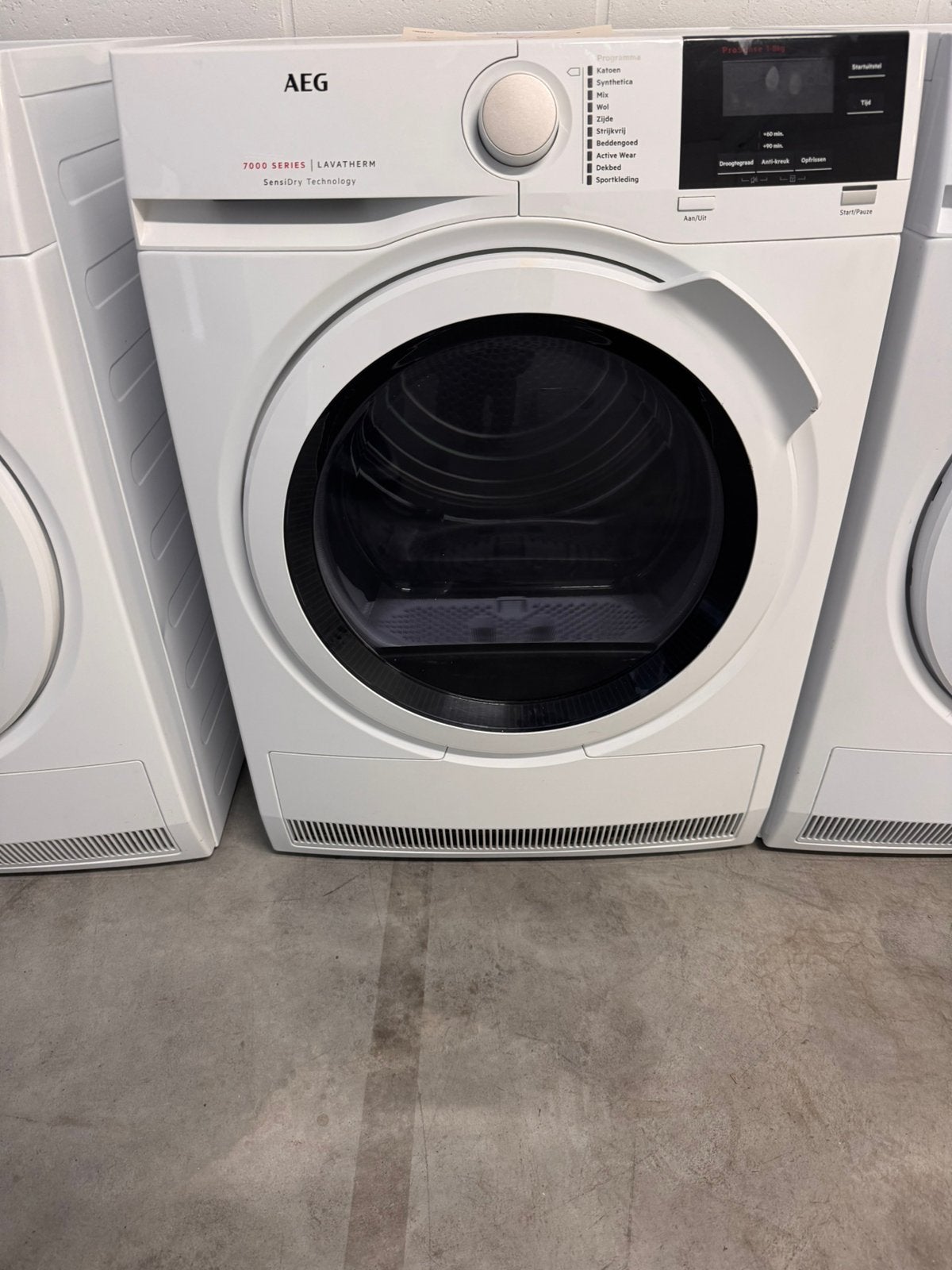 Seche linge AEG 7000 series, Electroménager, Sèche-linge, Reconditionné, À condensation, Chargeur frontal, 6 à 8 kg, Moins de 85 cm
