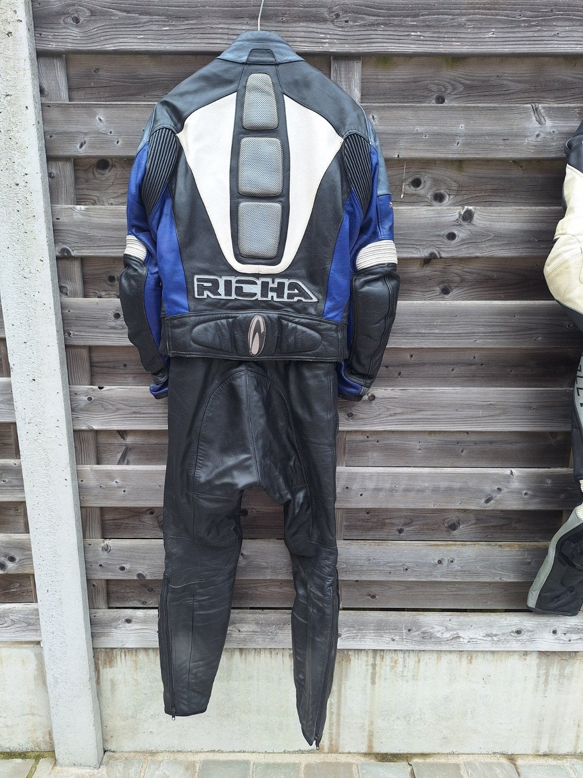 Motorpak Richa, Motoren, Ophalen