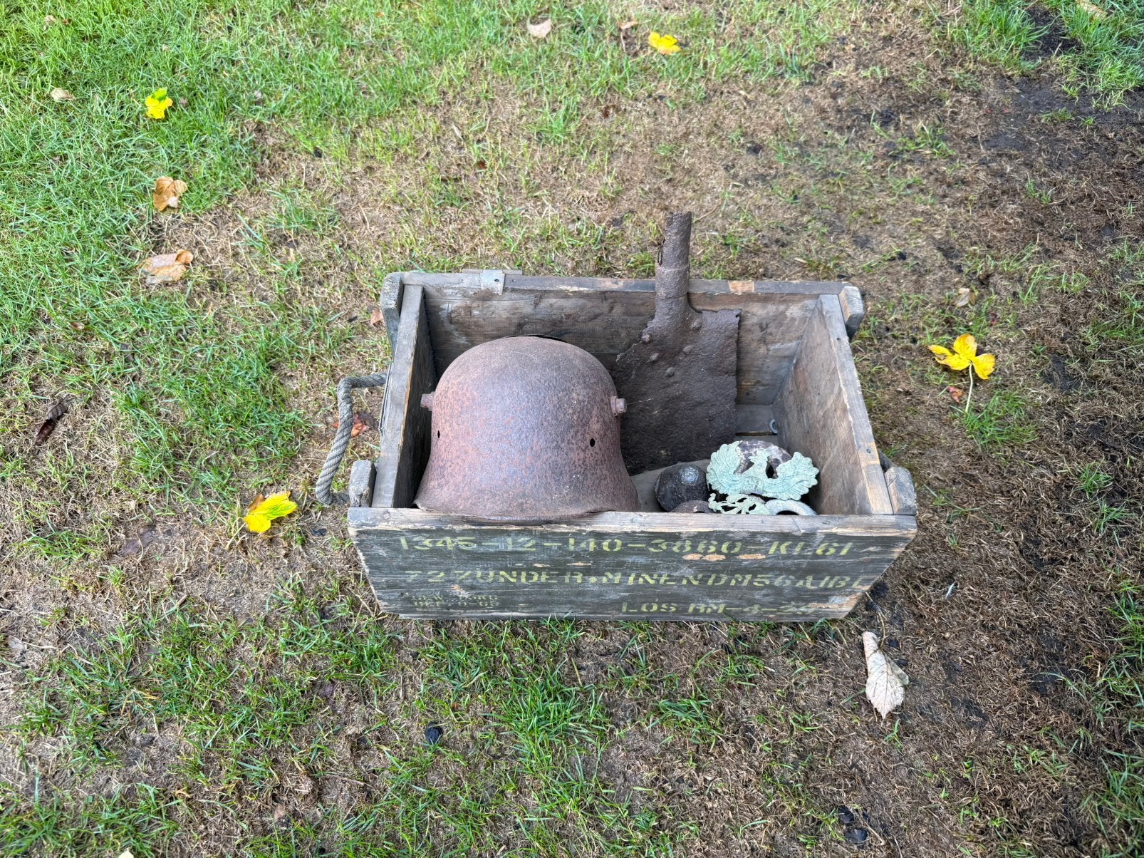 Partie du sol allemand découvre WW1 dans boîte à munitions, Enlèvement ou Envoi