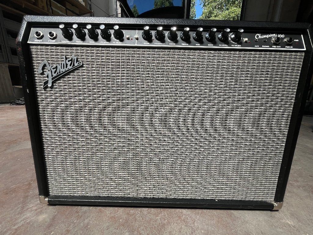 Fender Champion, Musique & Instruments, Amplis | Basse & Guitare, Guitare, 50 à 100 watts, Fender, Enlèvement