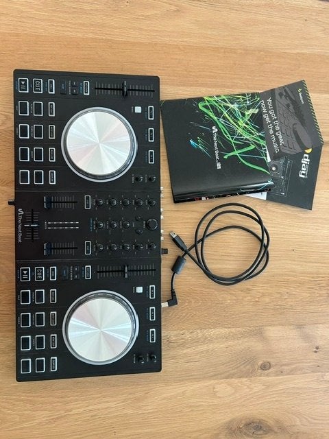 The Next Beat by Tiësto DJ-controller, Muziek en Instrumenten, Dj-sets en Draaitafels, Ophalen, Zo goed als nieuw, Dj-set, Overige merken