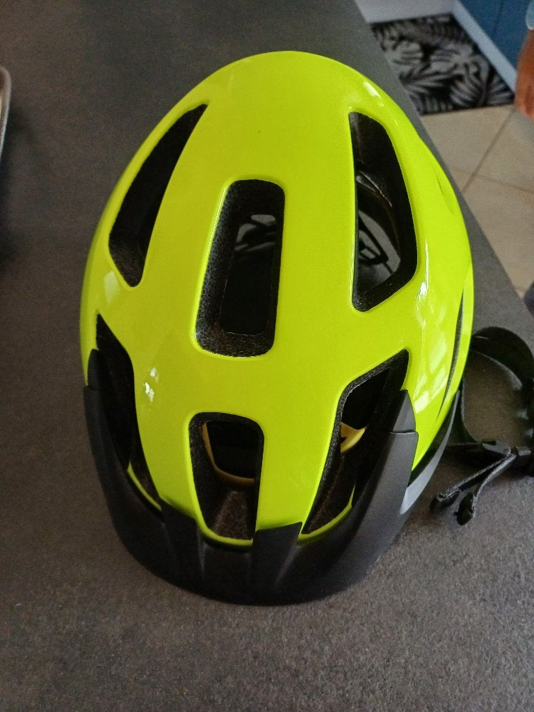 Casque velo ou trottinette neuf, Vélos & Vélomoteurs, Neuf, Enlèvement, Trek, L