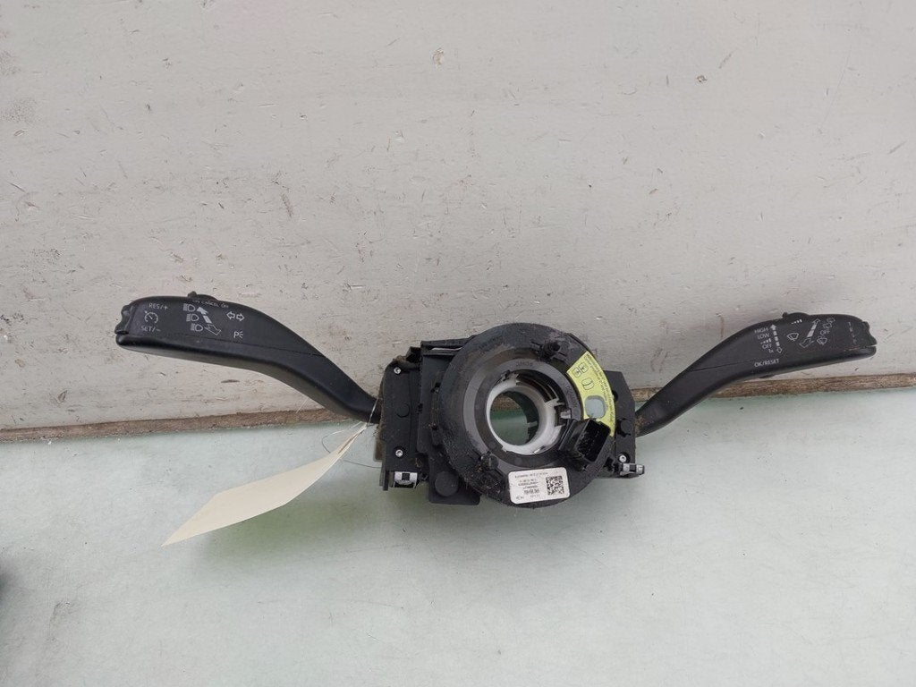 COMBISCHAKELAAR STUUR Skoda Roomster (5J) (|6R0959654|), Gebruikt, Info@skoda-auto.de, Skoda, Max-Planck-Straße  3-5
64331  Weiterstadt, DE