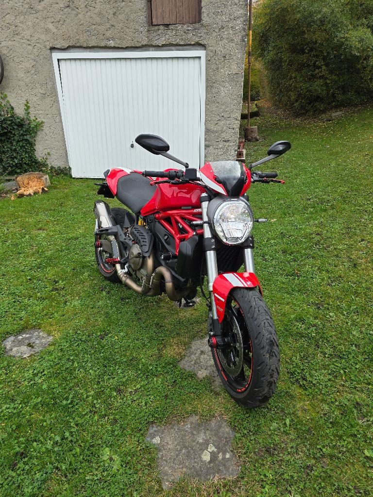Ducati Monster 821 Stripe, 2 cilinders, Occasion, Motorrijbewijs A, Particulier