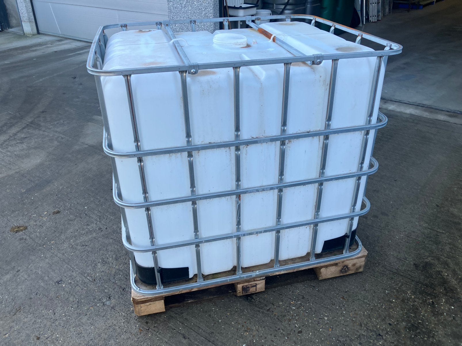 IBC containers. Gereinigd en geschikt voor water., Ophalen, Zo goed als nieuw