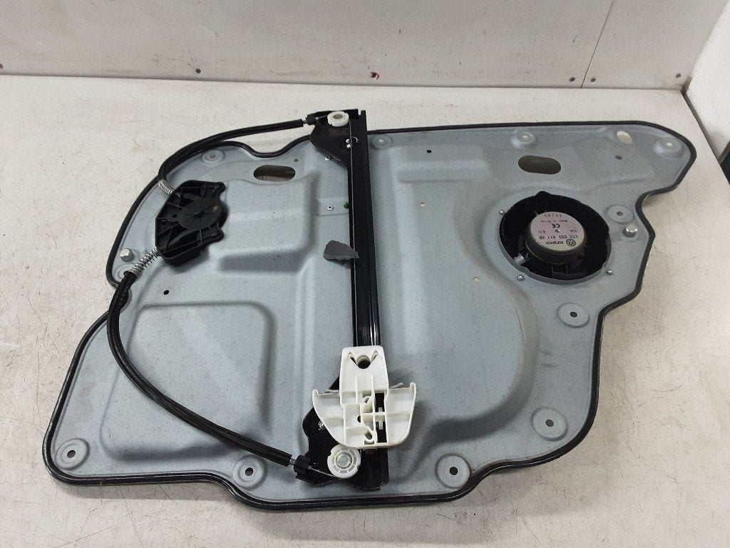 RAAMMECHANIEK LINKS ACHTER Touran (1T1 / T2) (1T0839729L), Gebruikt, Volkswagen, Mevr. I. Hauben, Rue de l'Espoir 34 34
4030  GRIVEGNÉE, BE