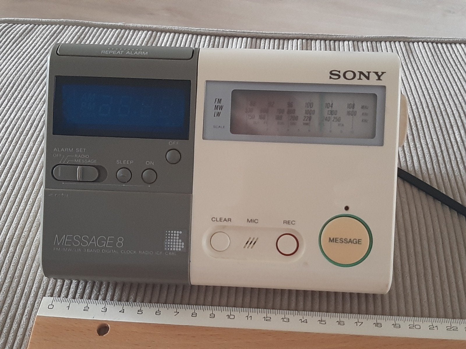 VINTAGE de 1990- radio clock Sony ICF C 88L, TV, Hi-fi & Vidéo, Radios, Enlèvement ou Envoi, Radio