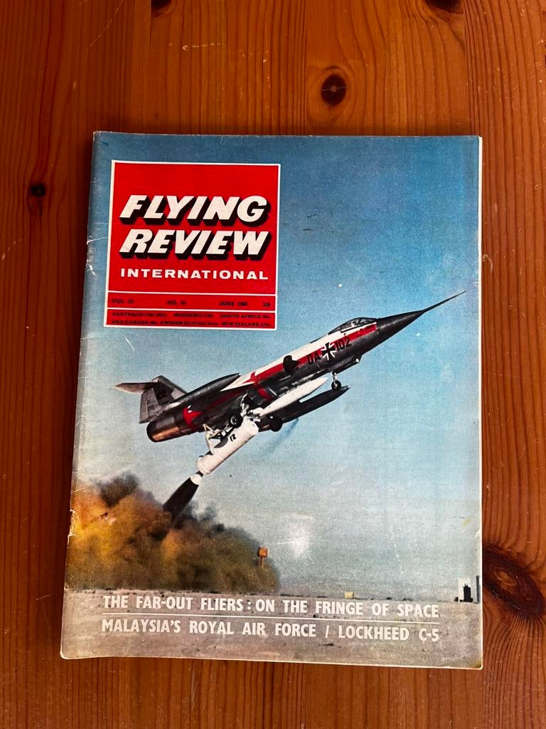 Flying review magazine 1966, Ophalen of Verzenden, Gebruikt, Boek of Tijdschrift