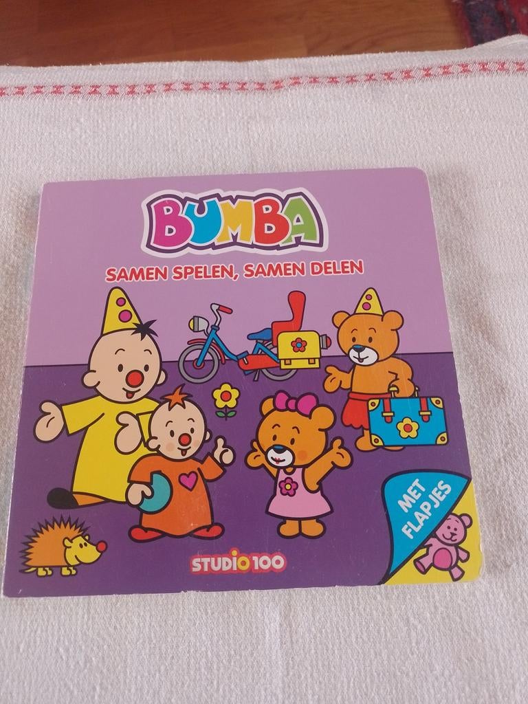 Bumba : kartonboek met flapjes - Samen spelen, samen delen, Ophalen of Verzenden, Gelezen