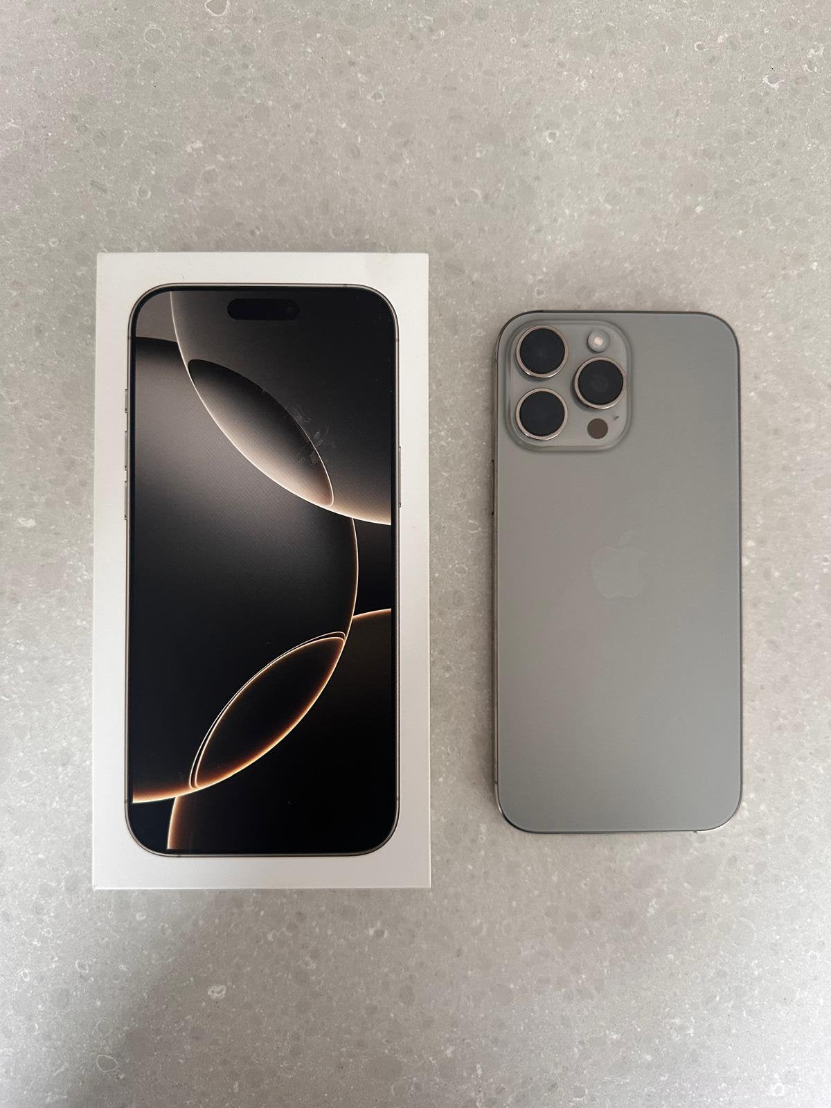 iPhone 16 Pro Max – 256GB – Natural Titanium, Telecommunicatie, Ophalen, Zo goed als nieuw, 256 GB, IPhone 16 Pro Max