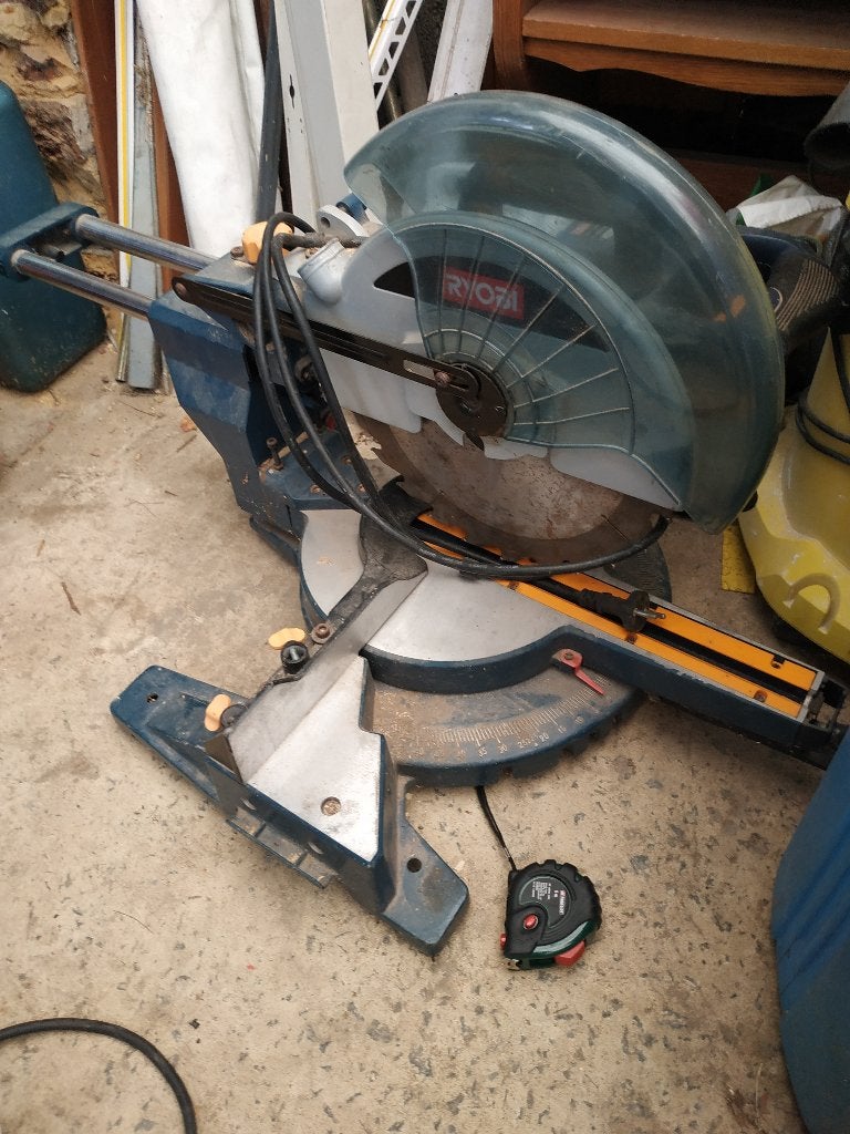 Scie à onglet Electrique ryobi, Enlèvement, Comme neuf, Scie à onglet