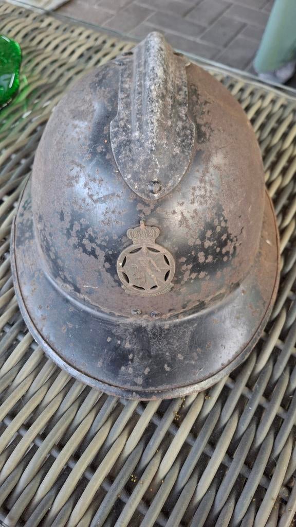 Oude helm militair zoldervondst, Verzamelen, Ophalen of Verzenden