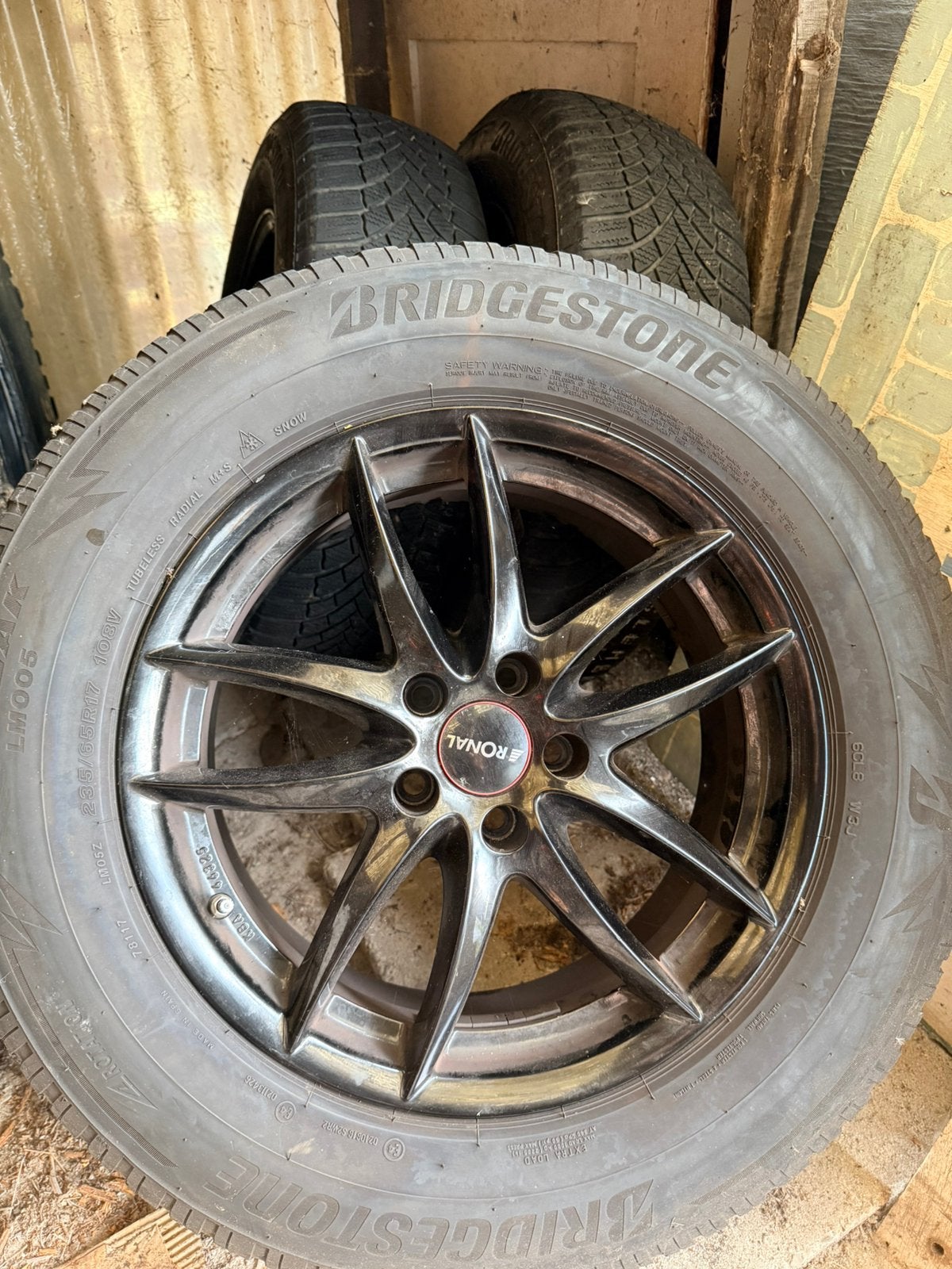 Pneus d'hiver Bridgestone , jantes Ronal en acier noir, Autos : Pièces & Accessoires, Enlèvement, Pneus hiver, Pneus et Jantes