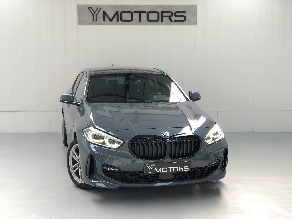 BMW 118 i PACK-M SHADOW LINE LIVE COCKPIT GARANTIE 1 AN, Auto's, BMW, 100 kW, Parkeerassistent, 1 Reeks, Leder en Stof