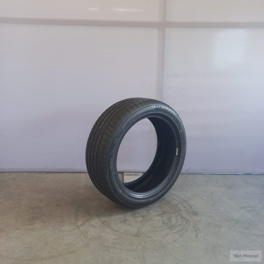 Bridgestone Turanza T005 EV 235/45/R18 98W, 18 inch, Gebruikt, -, -
