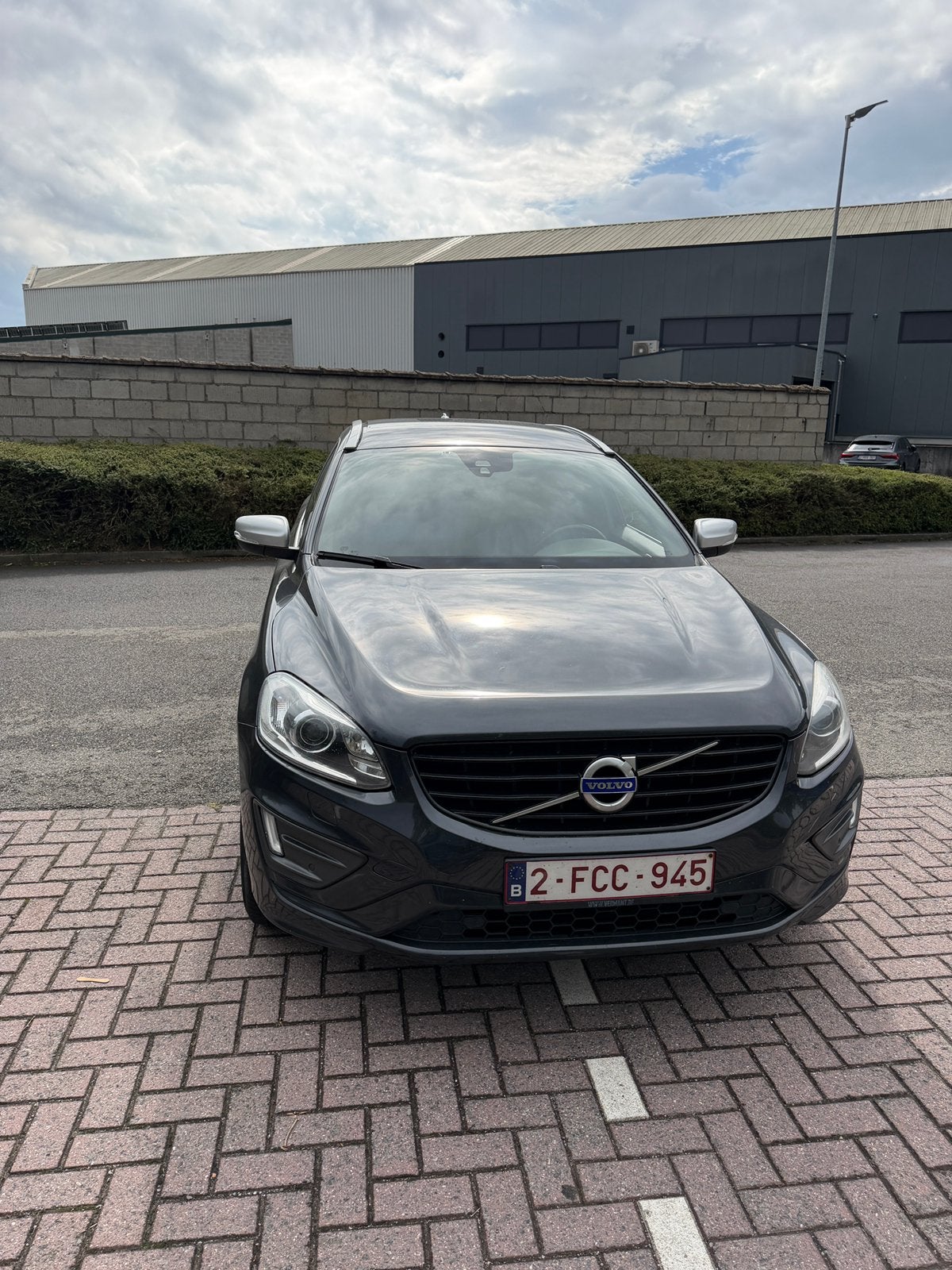 Volvo XC60 2016 R-Design Facelift, Auto's, Dealer onderhouden, 1969 cc, Blauw, 124 g/km