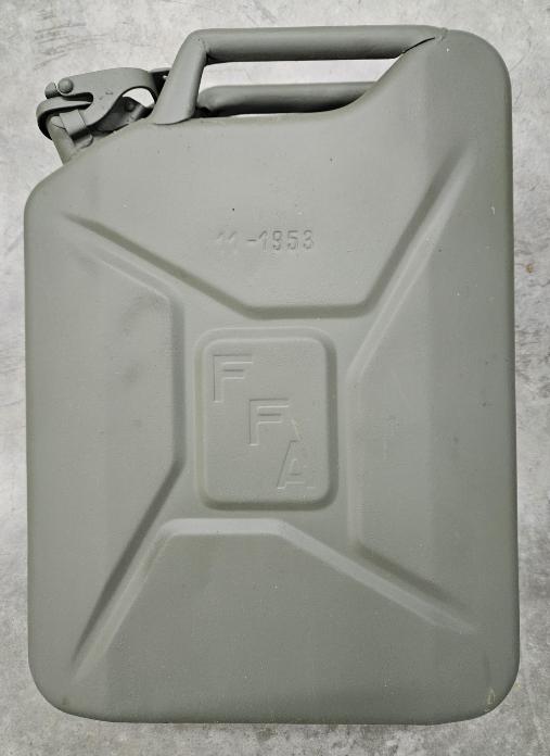 leger jerrycan 1953 voor legervoertuig Minerva., Ophalen
